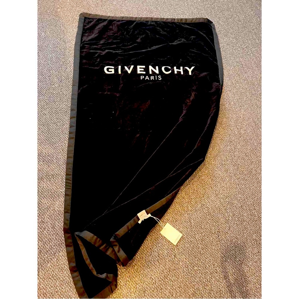 Givenchy towel